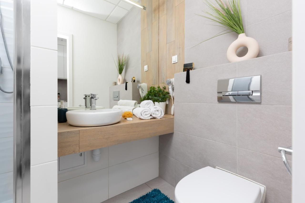 Apartments Varsovia Kasprzaka By Noclegi Renters Kültér fotó